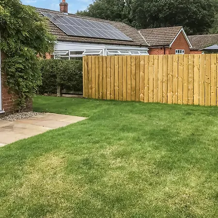 Moor Close Alne